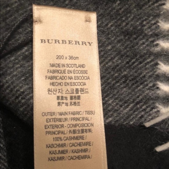 BURBERRY Mega Check Cashmere Scarf - Picture 6 of 6